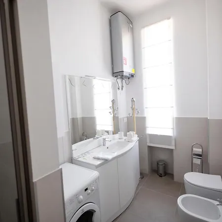 Moderno Trilocale In Zona Navigli Apartament