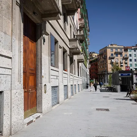 דירה Moderno Trilocale In Zona Navigli *