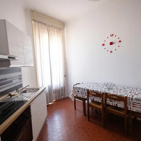 Apartament Moderno Trilocale In Zona Navigli *
