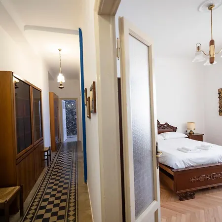 Moderno Trilocale In Zona Navigli Milan