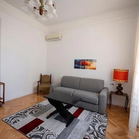 Apartment Moderno Trilocale In Zona Navigli